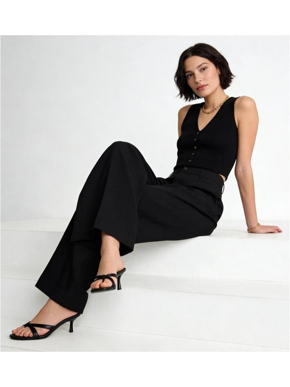 Women's Black Rounded Open-Toe Strappy Kitten Mule Heel Thong Flip-Flop Sandal - Picture 2 of 6
